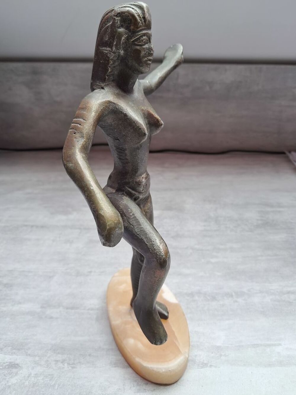 Jolie figurine Cl&eacute;opatre en bronze 