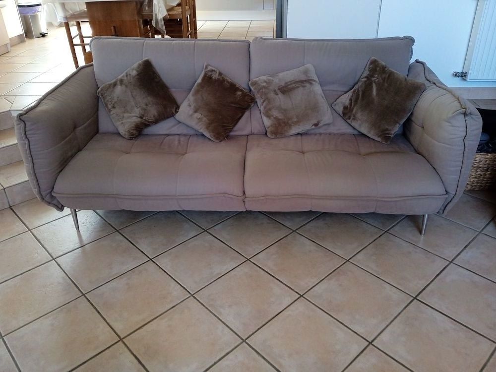 TRES BEAU CANAPE MOLTO Meubles