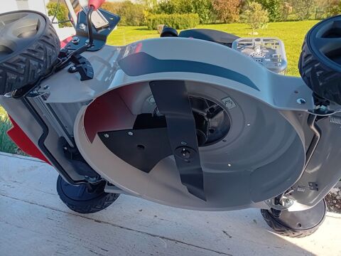 tondeuse thermique. 220 Saint-Paul (73)