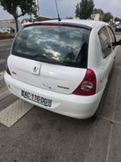 Clio II CLIO CAMPUS SOCIETE DCI 65 ECO2 GENERIQUE 2009 occasion 03380 Lamaids