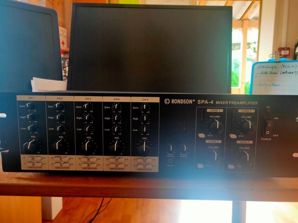 Amplificateur m&eacute;langeur matriciel Rondson SPA-4 Audio et hifi