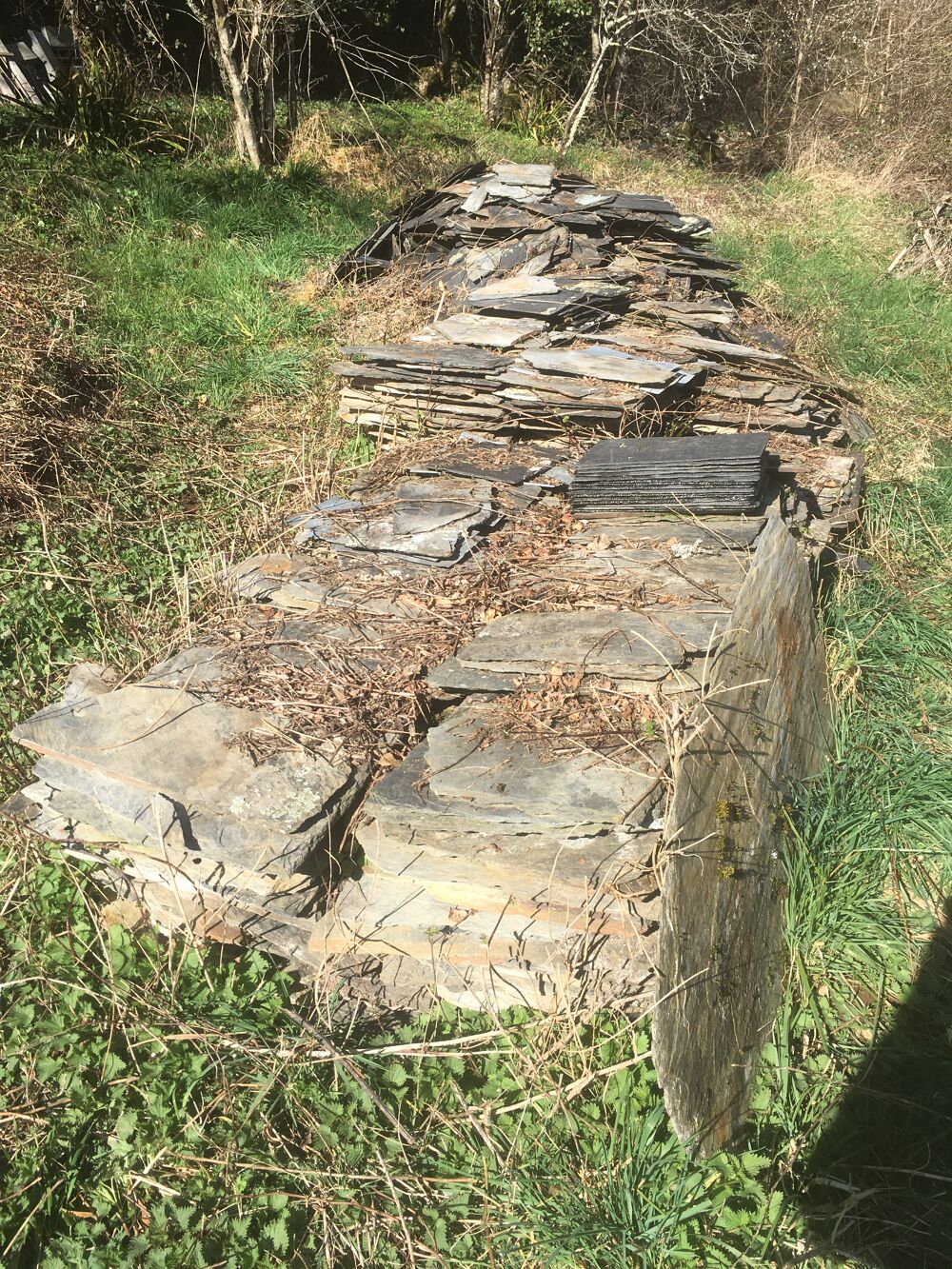 Lot ardoise de toiture taill&eacute; main
Bricolage