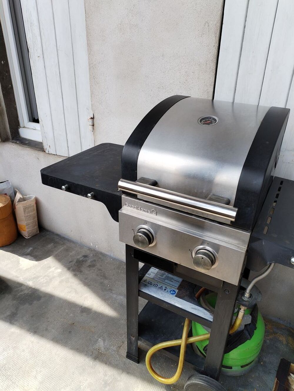Barbecue &agrave; gaz avec deux br&ucirc;leurs Jardin