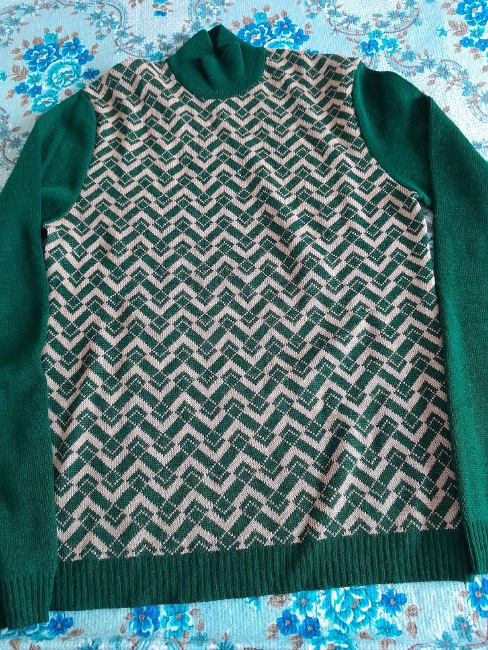 Pull-over homme manches longues. Vêtements