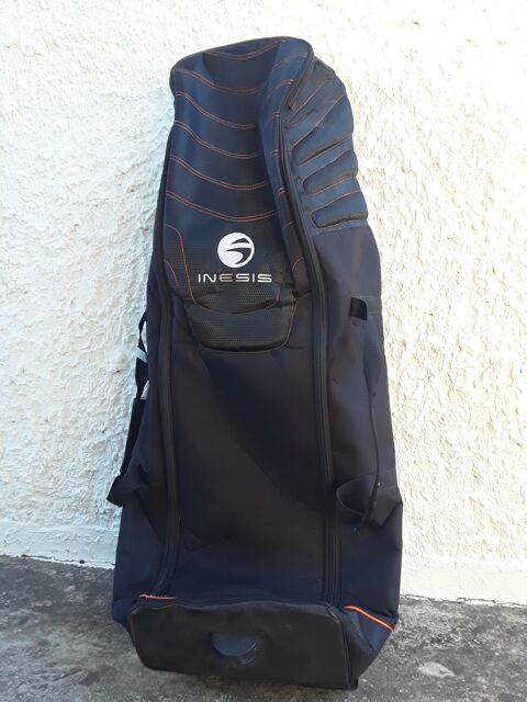 HOUSSE  DE Transport  SAC DE GOLF,  � roulettes, int�rieur renforc�, marque INESSIS, 50 Villeneuve-l�s-Avignon (30)
