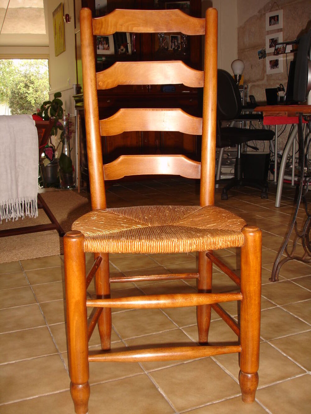 lot de 4 chaises en merisier massif Meubles
