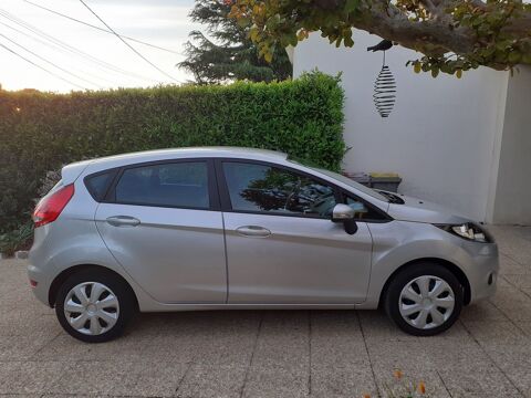 Ford Fiesta 1.25 82 Trend 2010 occasion Niort 79000
