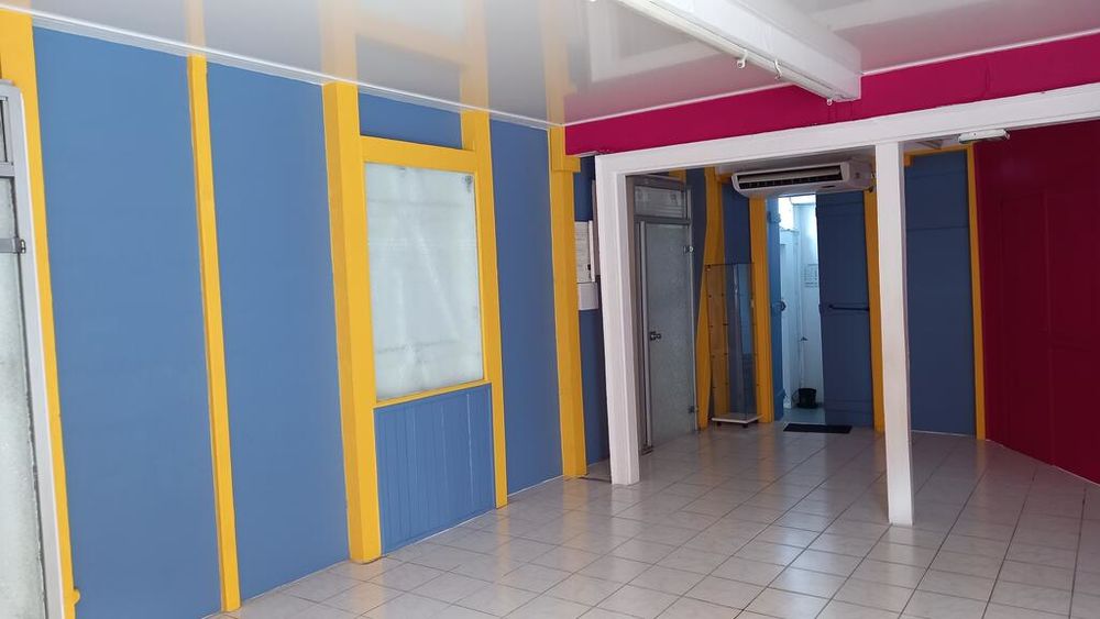   Bureau à louer Basse-terre