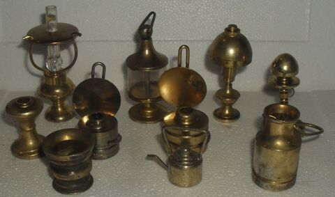 LOT DE 10 MINIATURES EN LAITON 25 Montreuil (93)