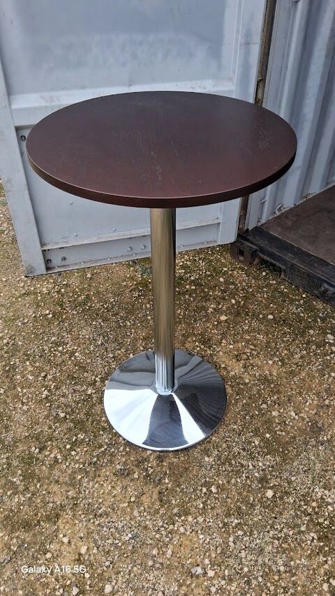 MANGE DEBOUT CHENE 60 Lussac-les-Ch�teaux (86)