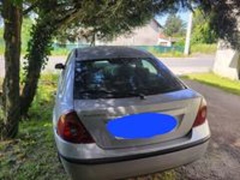 Mondeo 2.0i Ghia 2001 occasion 18100 Vierzon