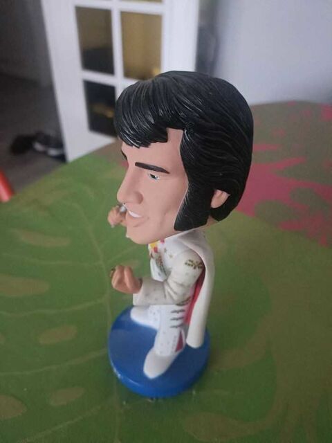 Figurine Elvis Presley 25 Yerres (91)