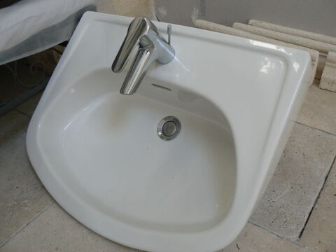 lavabo et robinet 40 Allez-et-Cazeneuve (47)