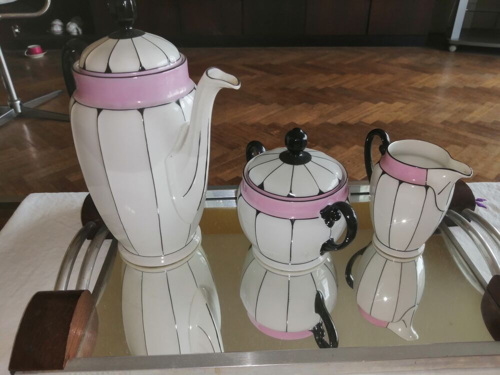 Lots de th&eacute;i&egrave;res, sucriers et pots &agrave; lait Décoration