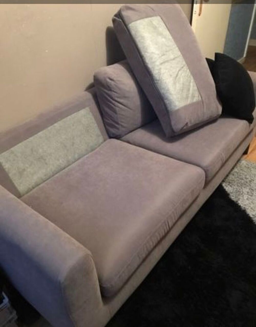 Canap&eacute; et ses deux coussins Meubles
