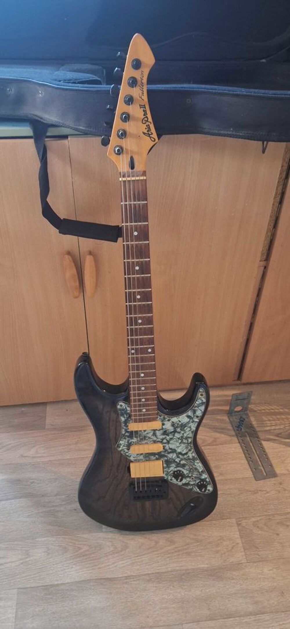 guitare &eacute;lectrique aria pro2 fullerton stratocaster Audio et hifi