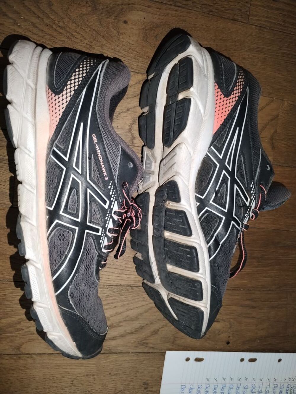 Basket ASICS gel windhawk 3 (taille 39)
Chaussures