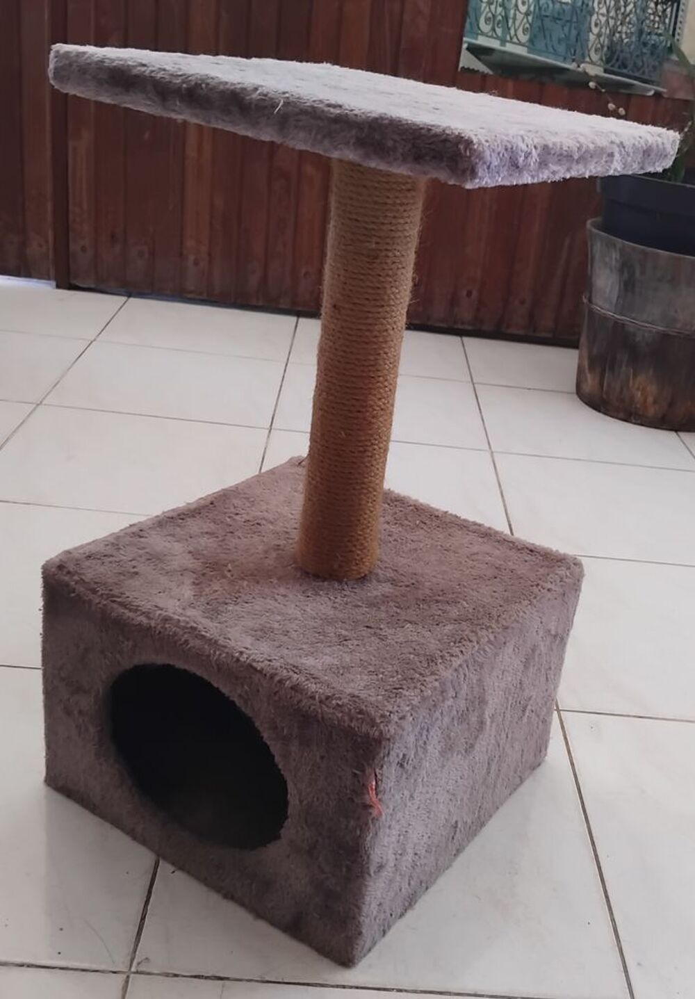   Arbre à chat + gamelle anti glouton 