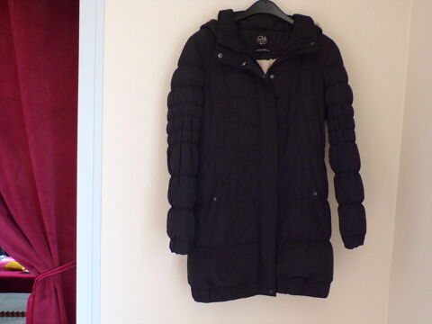 MANTEAU neuf femme noir long 80 cm taille 36/38 de chez CA 28 Lu�on (85)