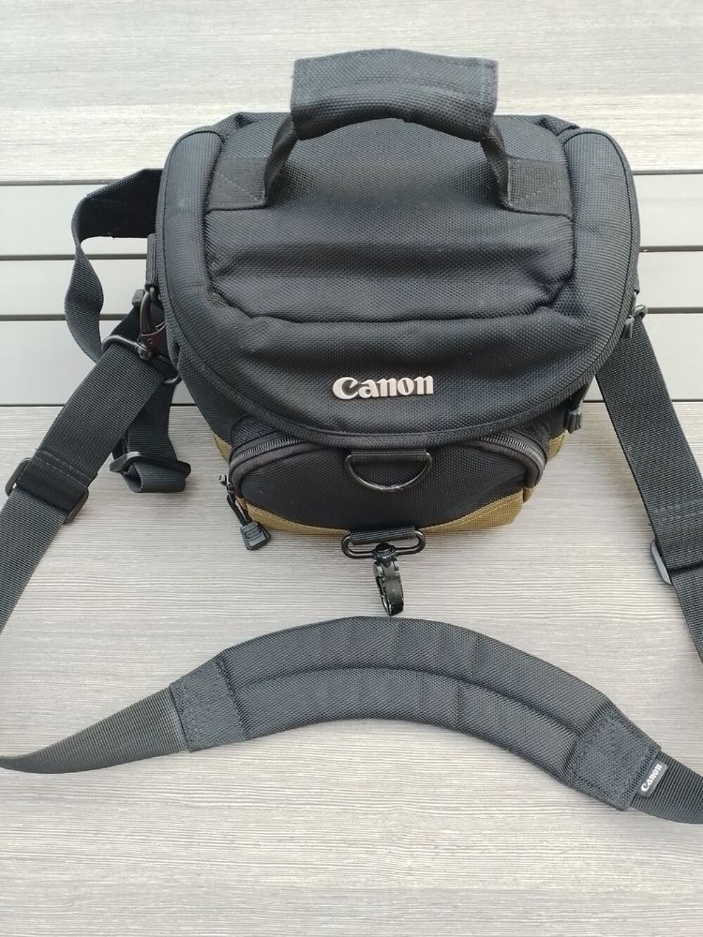 CANON EOS 1200D + EFS 18-200 mm
Photos/Video/TV