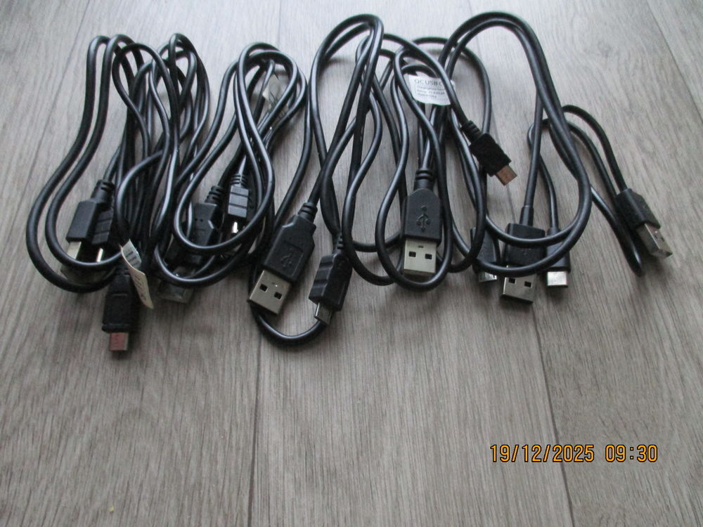 Cable de charge USB Téléphones et tablettes