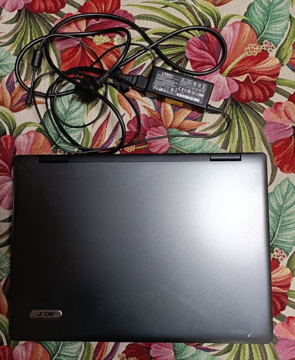 PC ACER TRAVEL MATE Matériel informatique