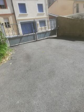  Parking / Garage � louer 12 m� Albi