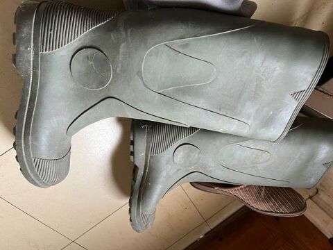 Bottes caoutchouc
20 Brive-la-Gaillarde (19)