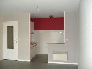  Appartement à louer 3 pièces 54 m² Saint-flour