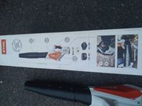  Souffleur STIHL BGA 57 + batterie AK20 + chargeur AL101 