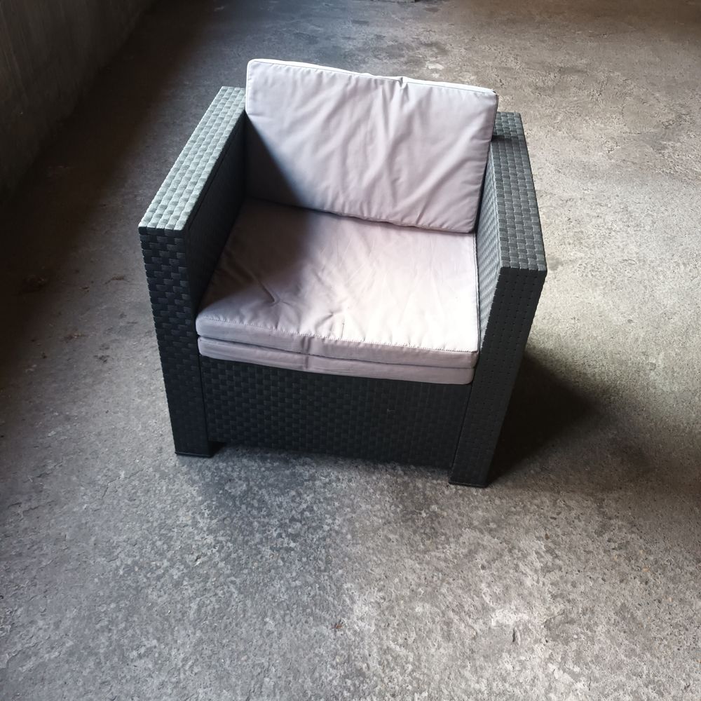 Ensemble banquette, fauteuil, table pour jardin ou terrasse Jardin
