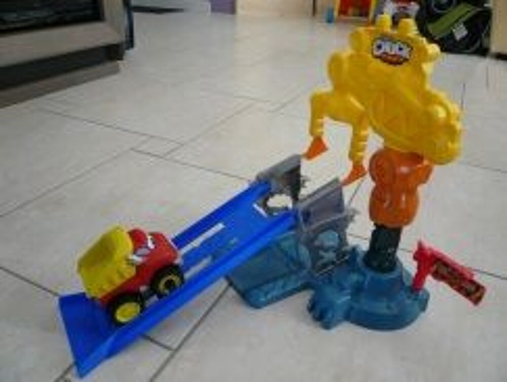 Grue infernale Chuck &amp; Friends avec voiture Jeux / jouets