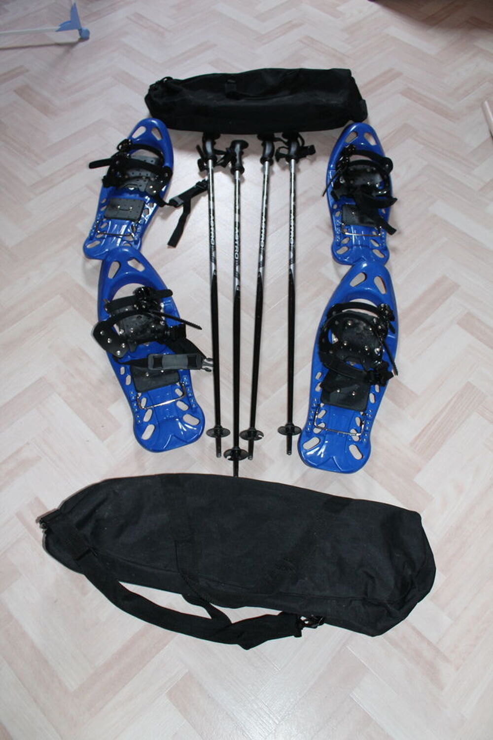 raquettes batons et sac de transport &agrave; prendre sur place 
Sports