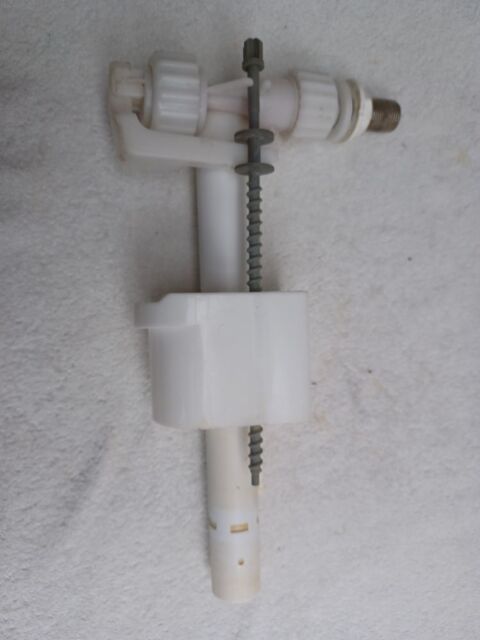Robinet flotteur suspendu pour r�servoir WC 9 Montigny-Lencoup (77)
