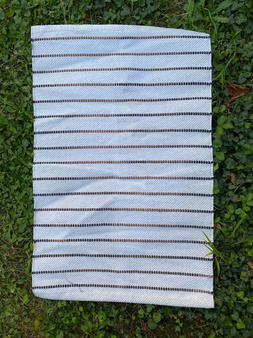 Joli tapis fait main Décoration