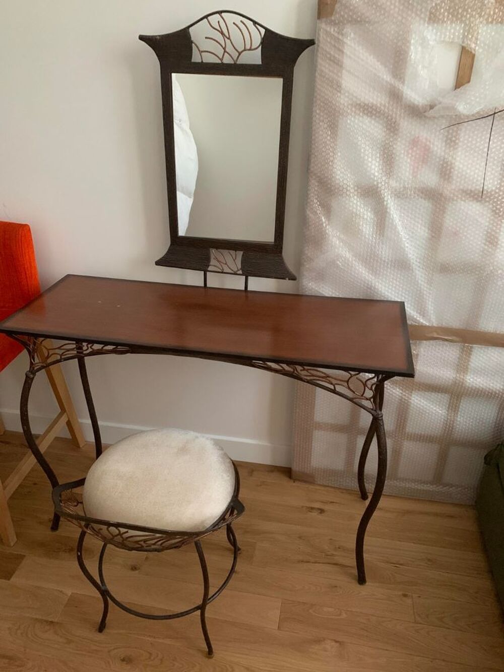 CONSOLE ET SON TABOURET Meubles