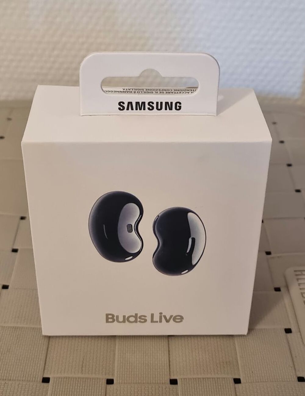 galaxy buds live mystic black SM-R180NZKAEUB neuf dans son Téléphones et tablettes