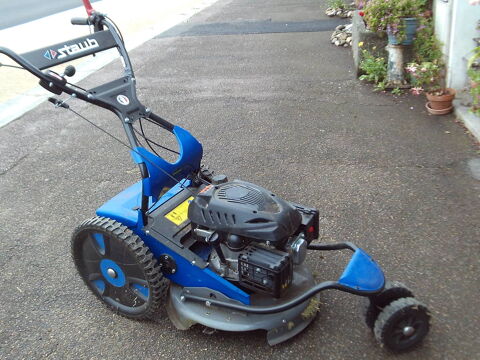 Tondeuse � gazon Staub bleue 850 Broye (71)