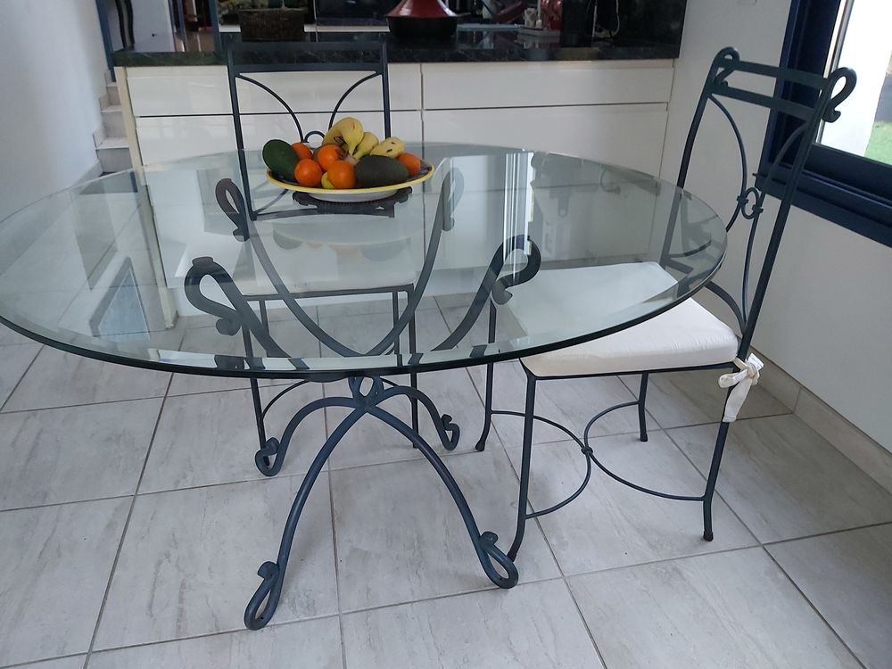 Table en verre 4 chaises Meubles
