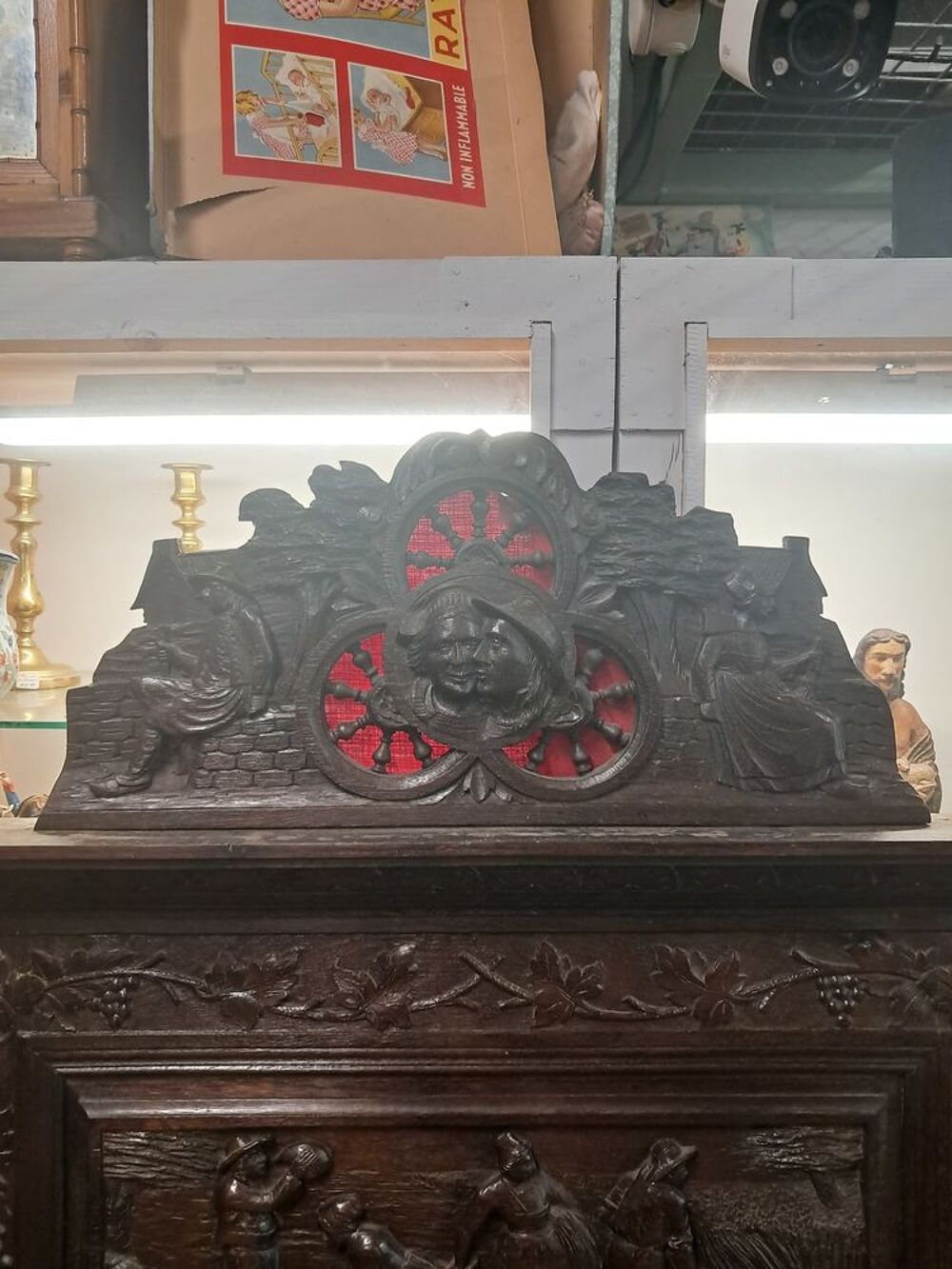 Miroir ancien, richement sculpt&eacute; en ch&ecirc;ne Décoration