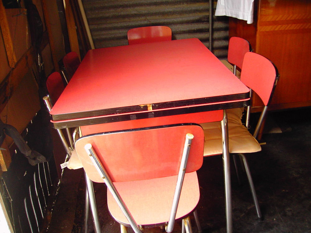 table de cuisine . Meubles