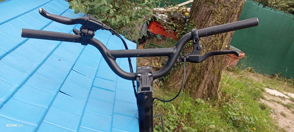 Lot de Pi&egrave;ces d&eacute;tach&eacute;es de trotinettes Sports
