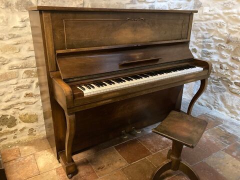 Piano droit Steinway V-125 années 40 6500 Saint-Montan (07)