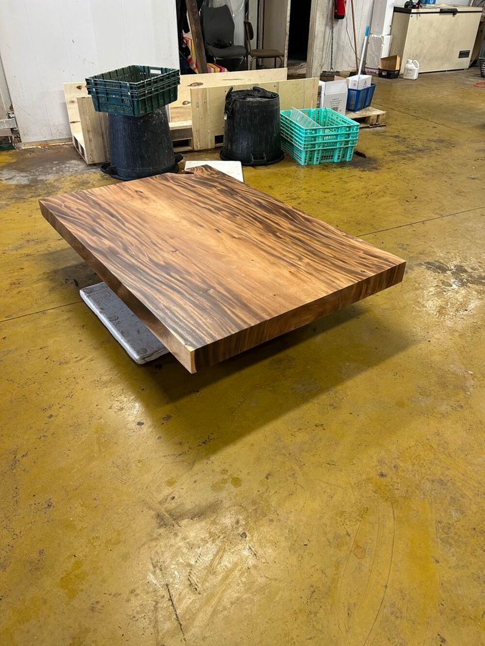 table en suar Meubles
