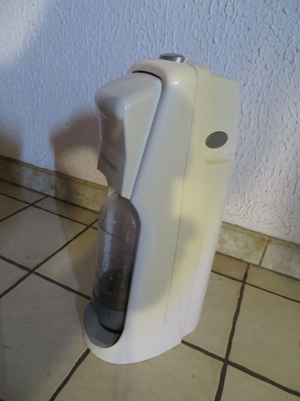 apareil pour gaz&eacute;ifier une boisson Electroménager