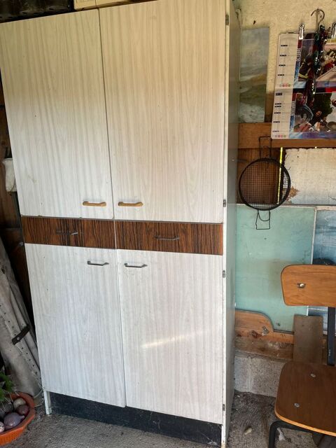Buffet loge-tout formica 50 La Neuville-au-Pont (51)