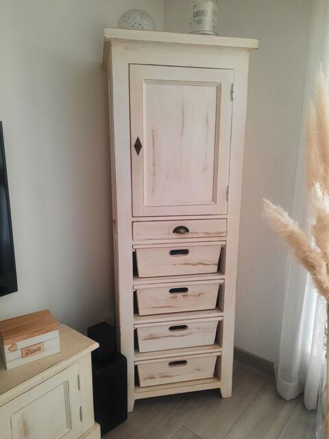 Meuble chiffonnier en bois blanc vieilli 190 Grasse (06)