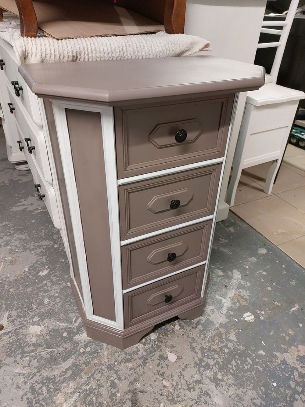 CHIFFONNIER 4 TIROIRS TAUPE Meubles