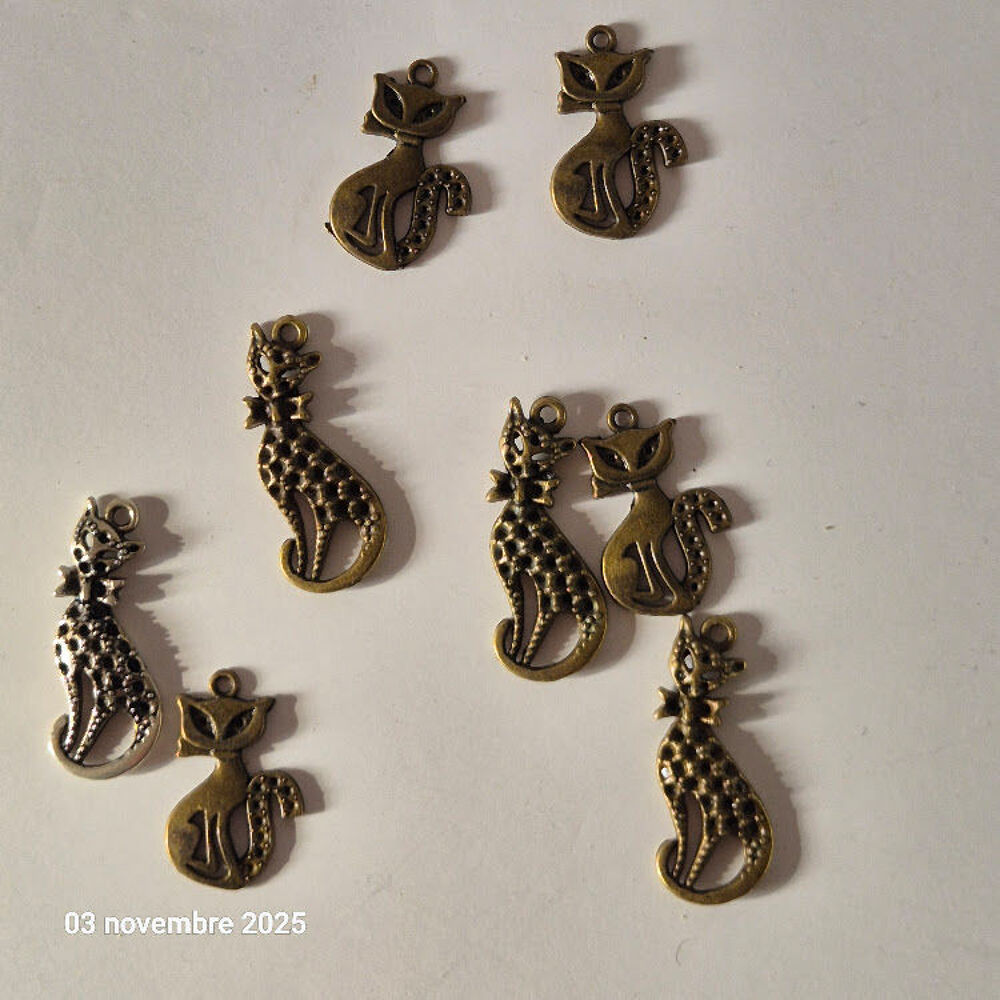 Lot breloques pendentifs chat et chats, bronze x 10 Bijoux et montres