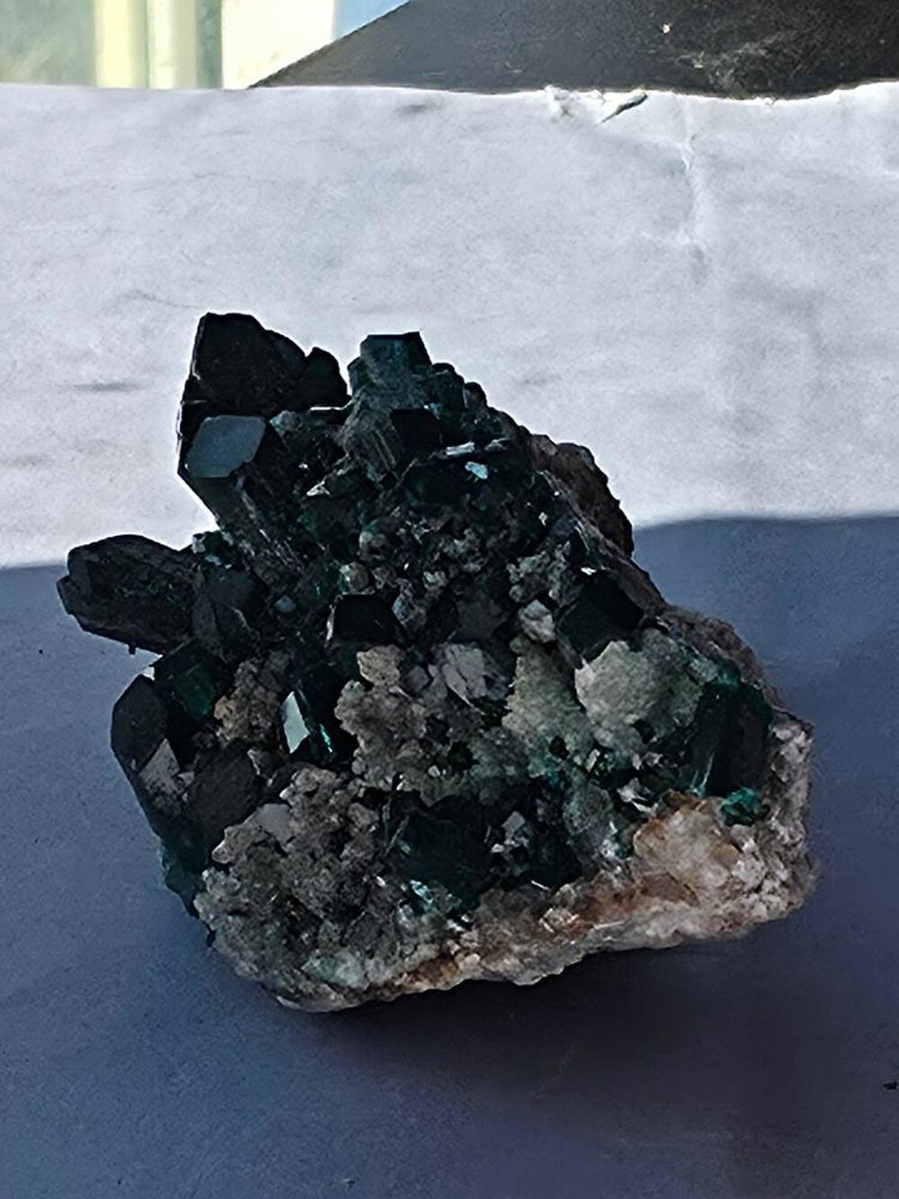 Sp&eacute;cimen Min&eacute;ralogique de Dioptase-Collection Katanga 